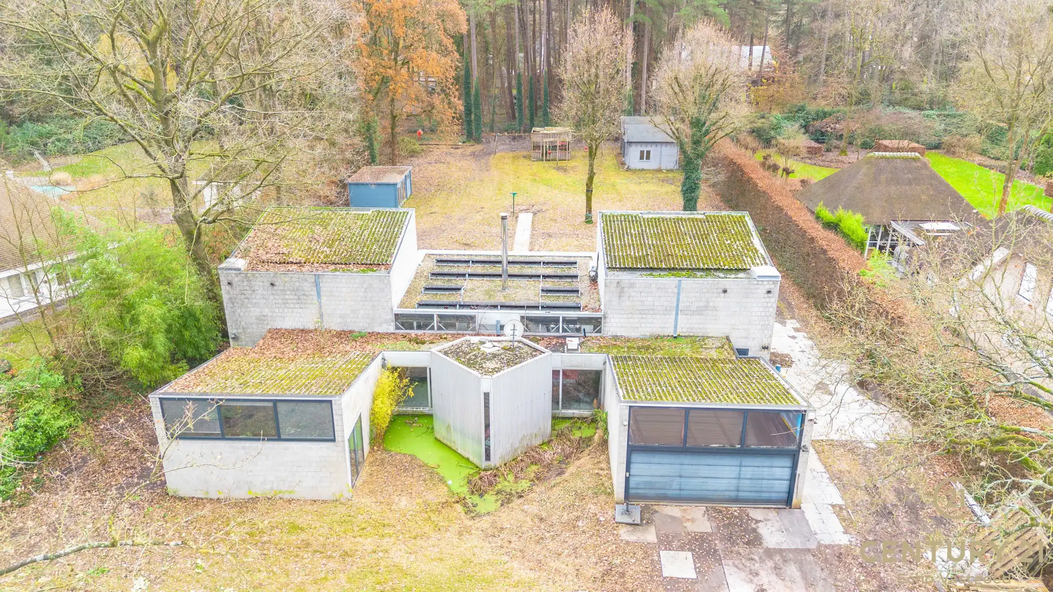 Unieke te renoveren villa in villawijk “De Lint” foto 27