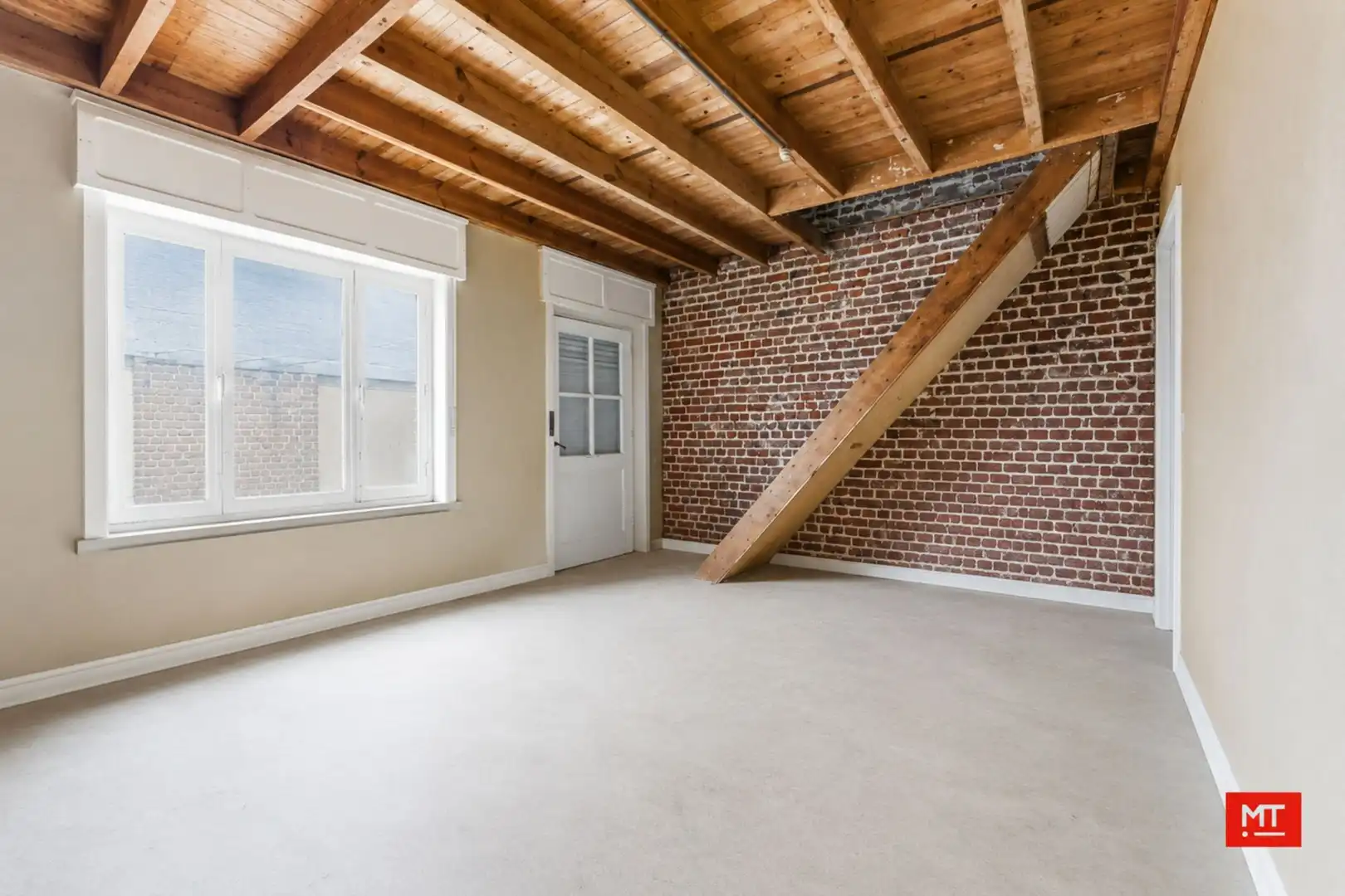 Bijzonder ruime woning met atelier in het centrum Zonnebeke foto 14