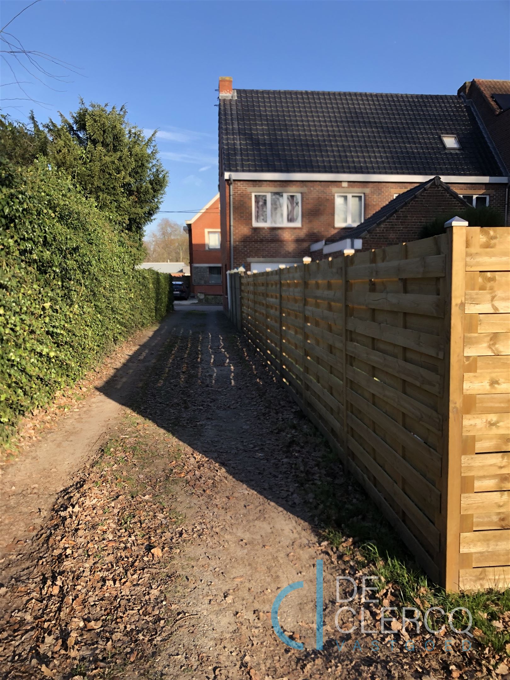 Bovengrondse garage TE HUUR te Oostakker foto 4