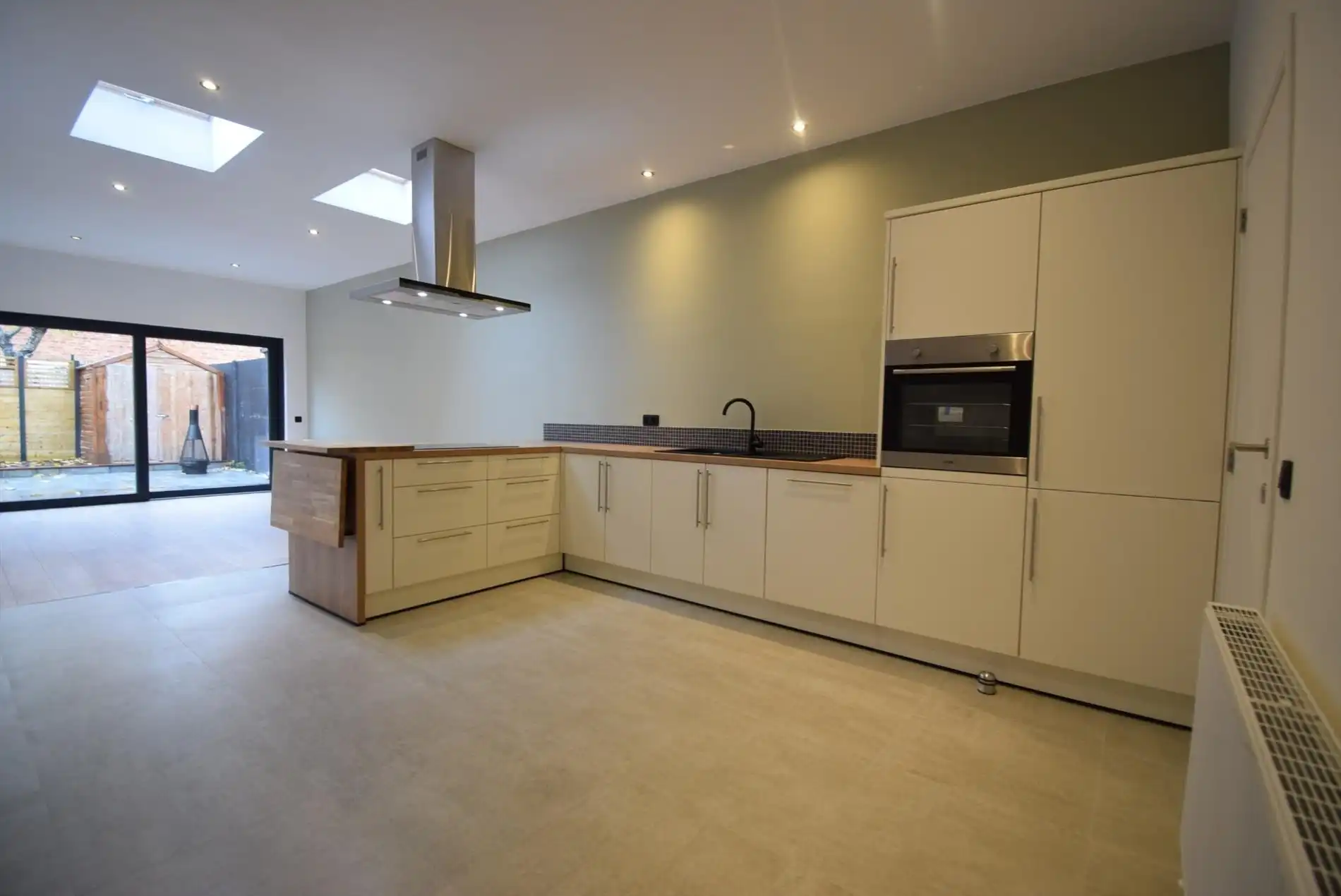 RUIME INSTAPKLARE RIJWONING DICHTBIJ HET CENTRUM  foto 2