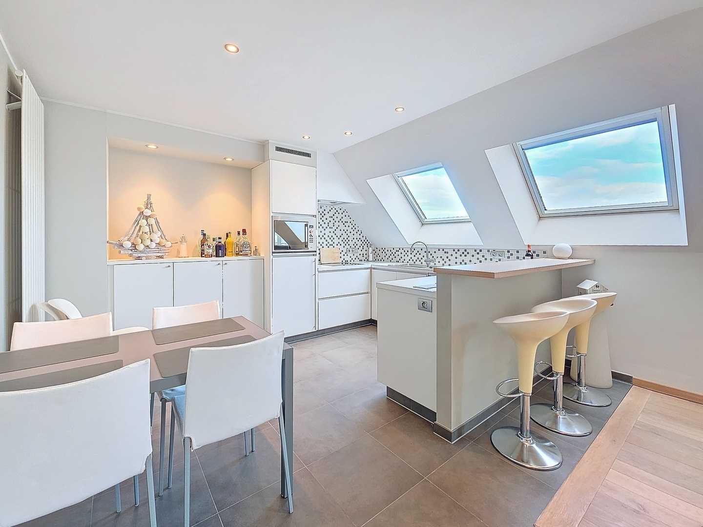 Instapklaar dakappartement met zeezicht op centrale ligging te Nieuwpoort foto 5