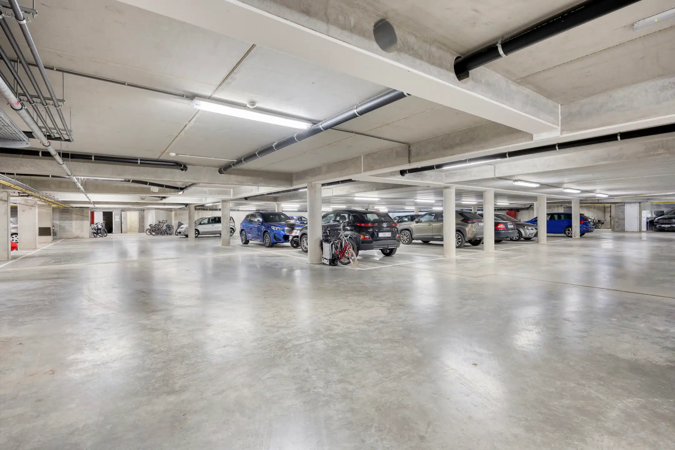 Zeer ruim appartement met 2 slaapkamers & prachtig terras foto 21