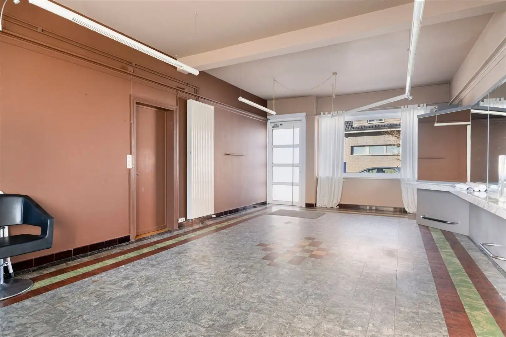 Deel te renoveren woning in deelgemeente Petegem foto 12