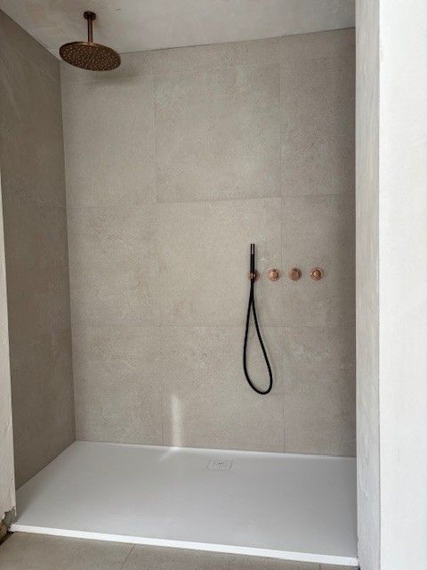 Rustig gelegen, alleenstaande woning op 674m2 met 3 slaapkamers, lichtrijke woonkamer met zicht op de tuin.... foto 10