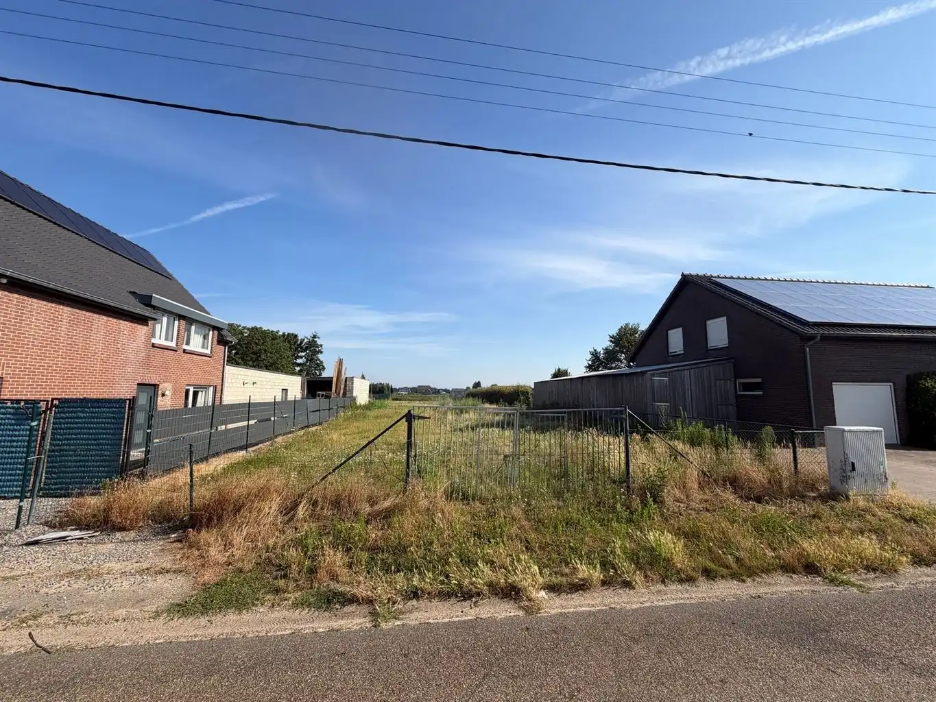 Ruim bouwperceel van 9a 13ca voor een vrijstaande woning op een rustige topligging te Kessenich met vrij uitzicht op de omliggende velden.  foto 3