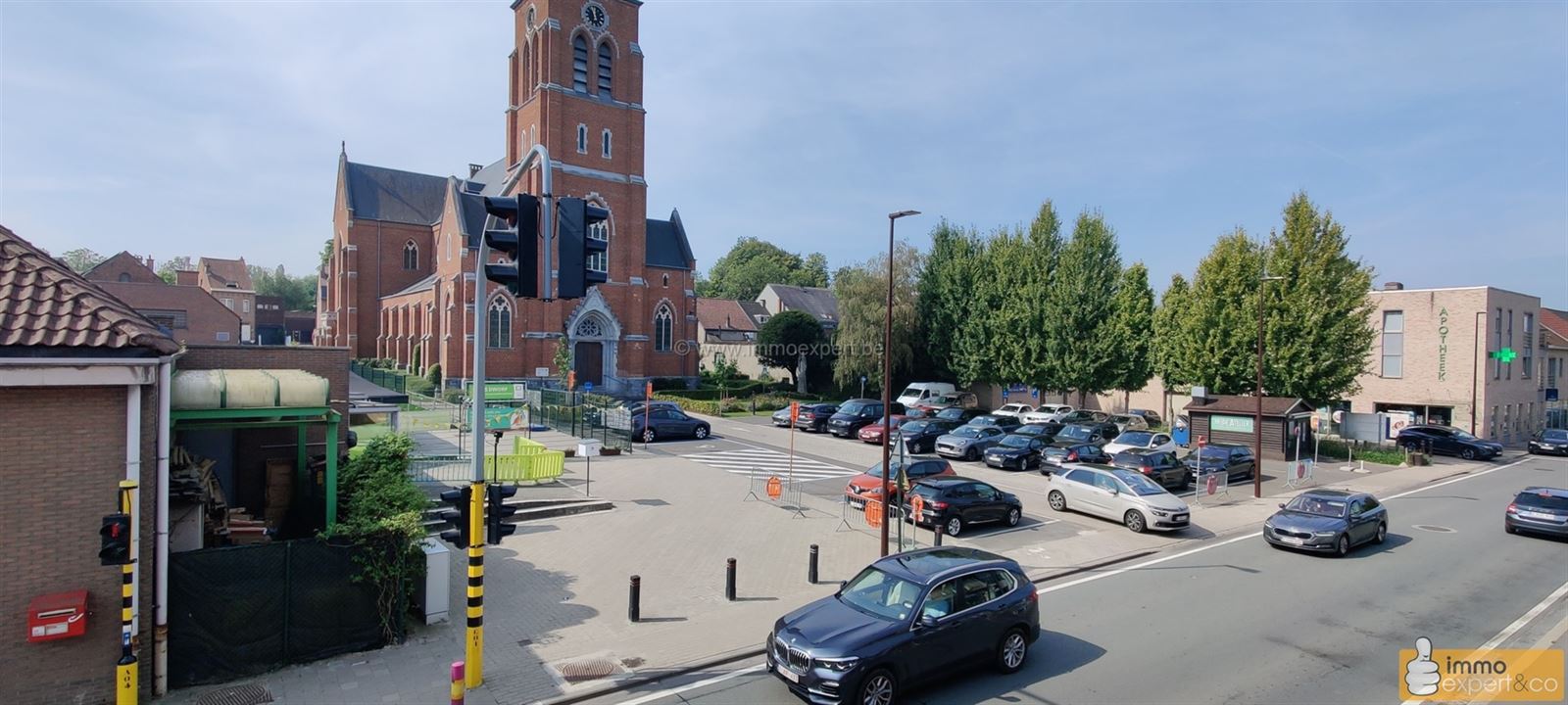 BEERSEL: Zeer ruime woning met garage, pal in het centrum foto 12