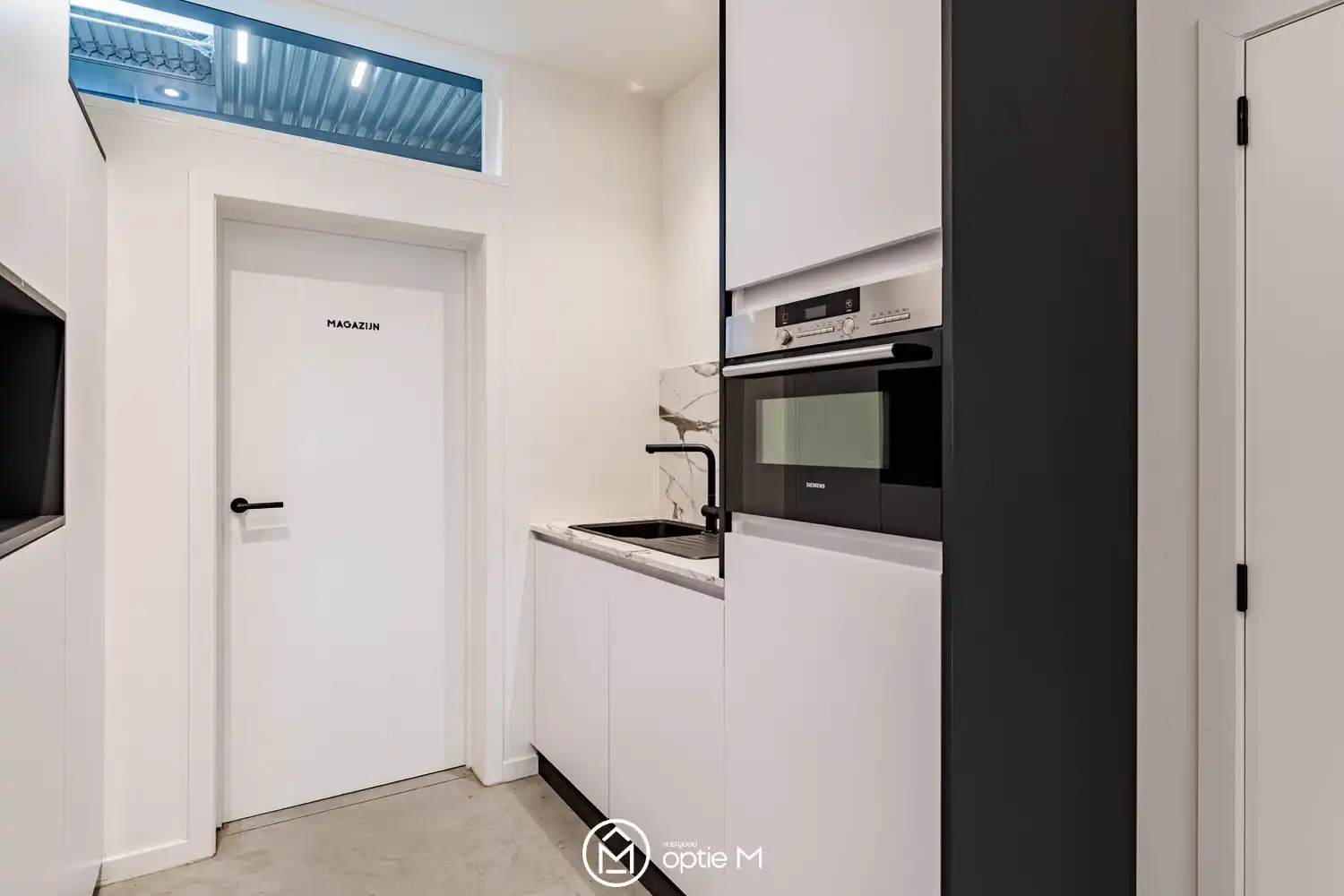 Moderne bedrijfsunit met unieke kantoren in Heusden foto 6