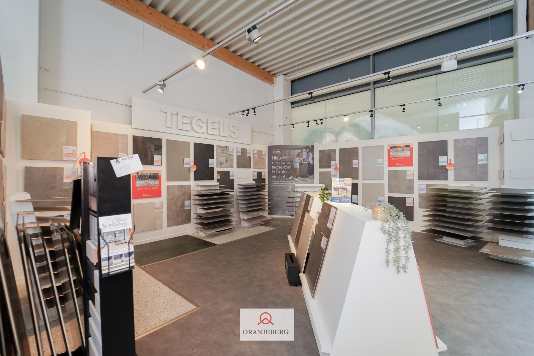 In de schaduw van de IKEA: winkel-magazijn van 750 m² +P! foto 21