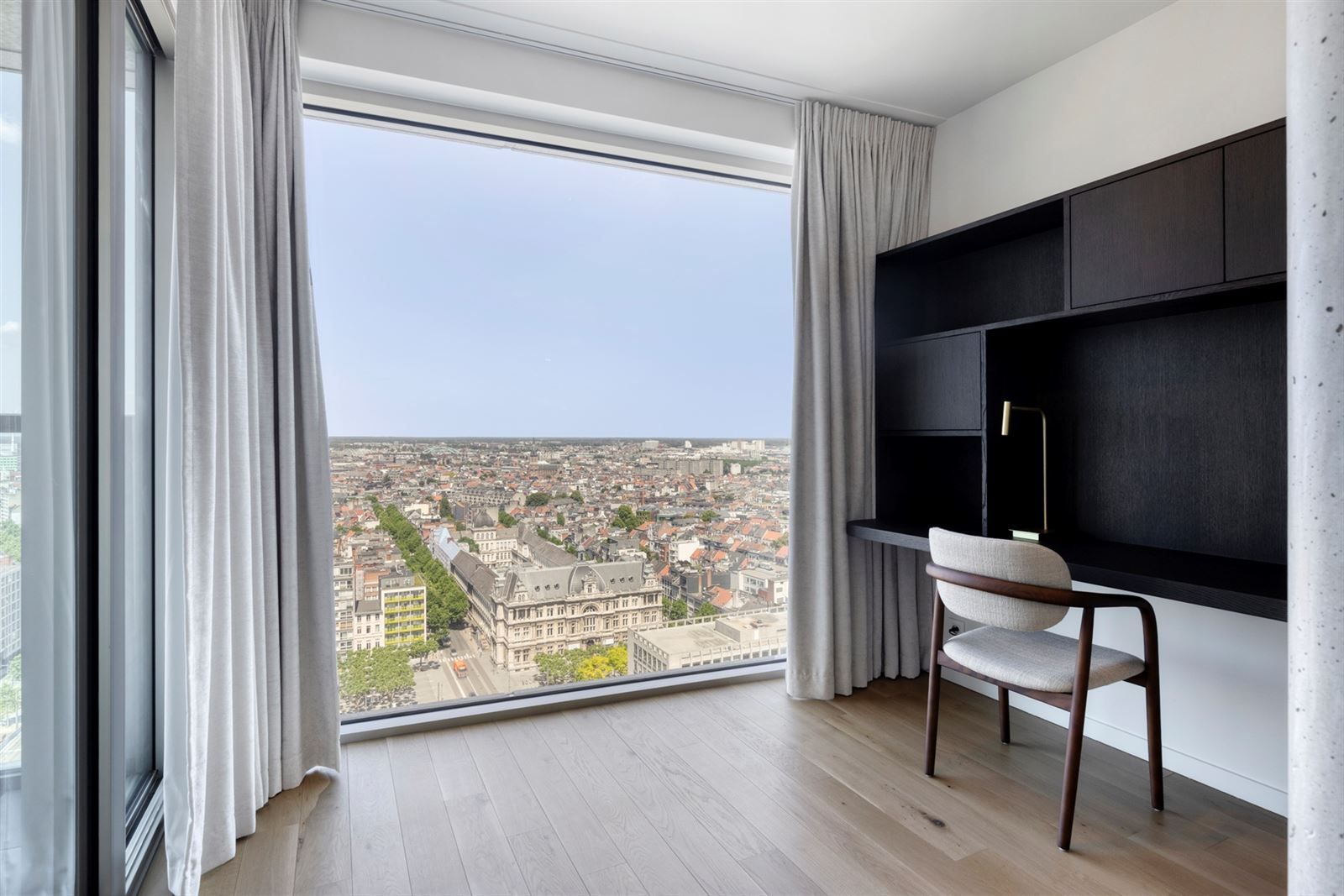 ANTWERP TOWER: SKY IS THE LIMIT 19de verdiep  foto 16