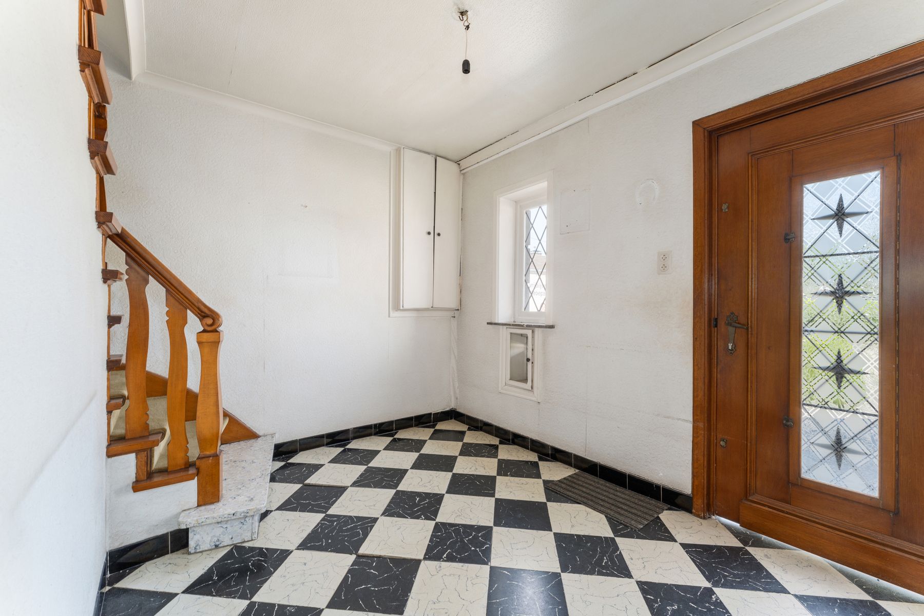 Statige woning met ruime loods foto 3