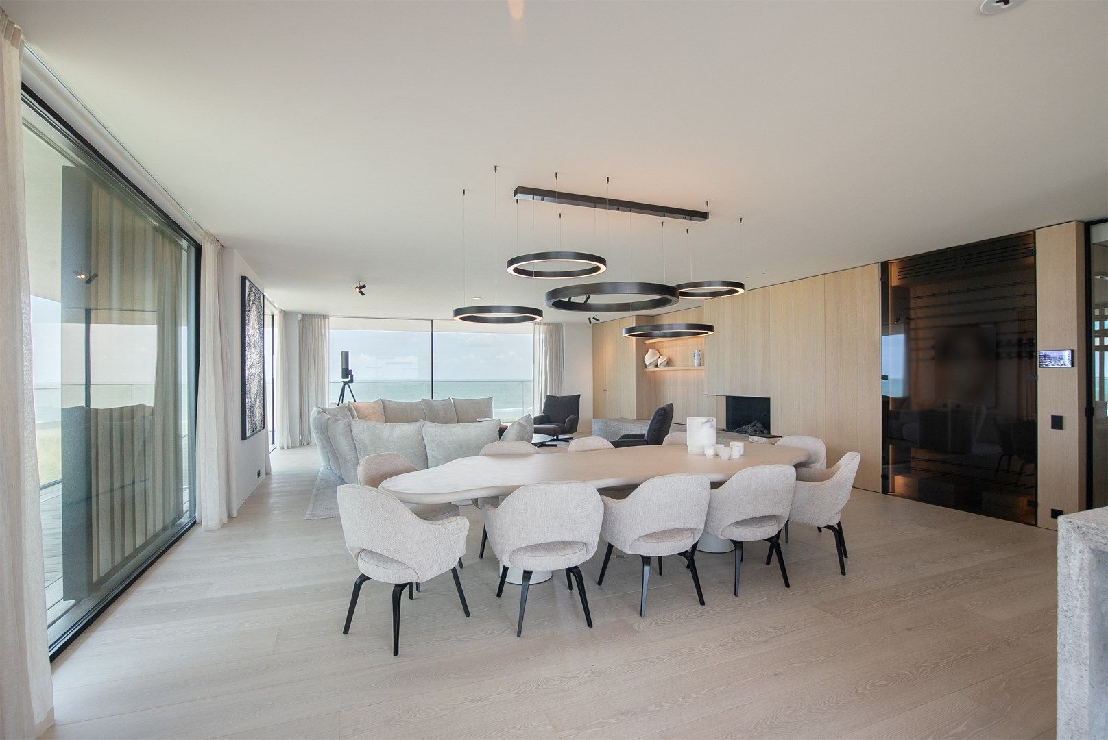 Uiterst smaakvol en top-notch afgewerkt appartement met panoramische zeezichten te Cadzand foto 3