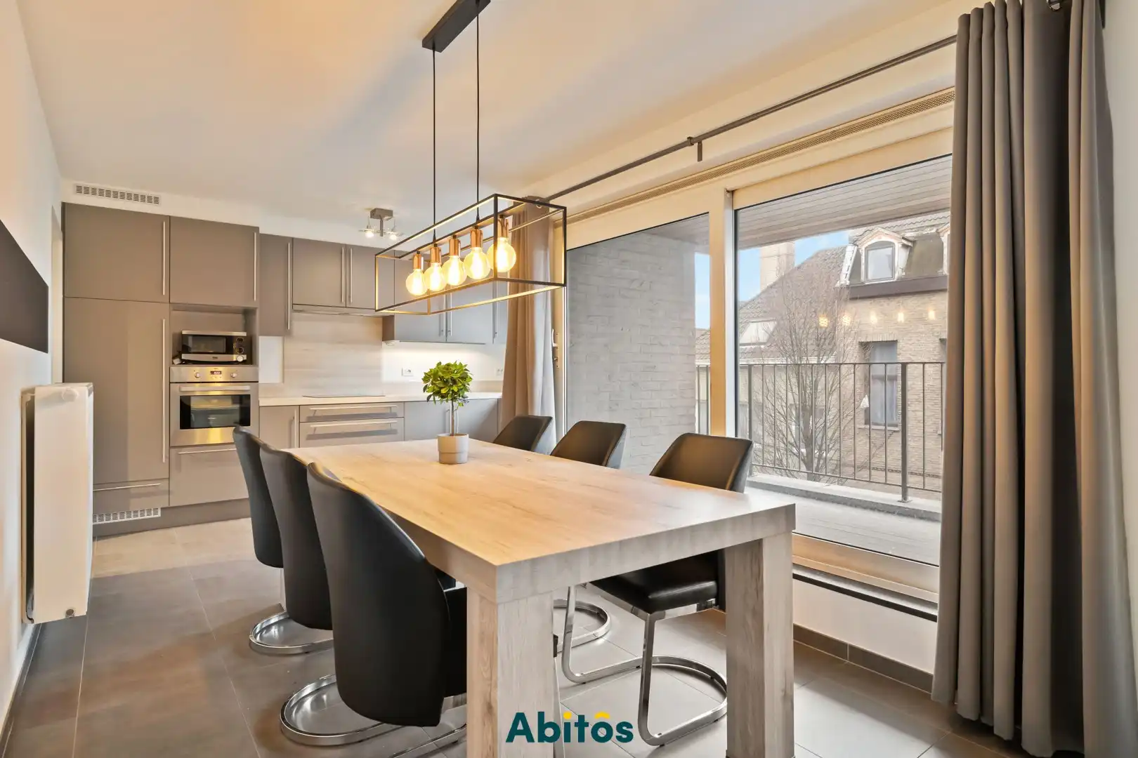 Instapklaar 2-slaapkamer appartement met terras op toplocatie nabij Gent-Dampoort foto 5