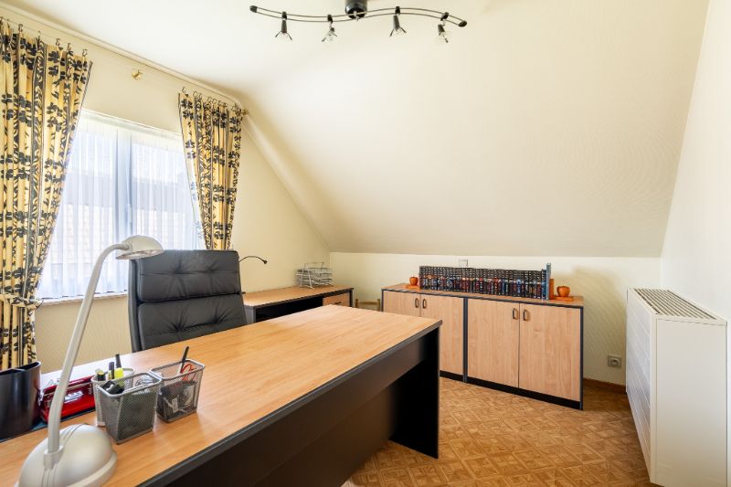 Charmante, instapklare woning met prachtige tuin in rustige doodlopende straat gelegen in een residentiële omgeving foto 17