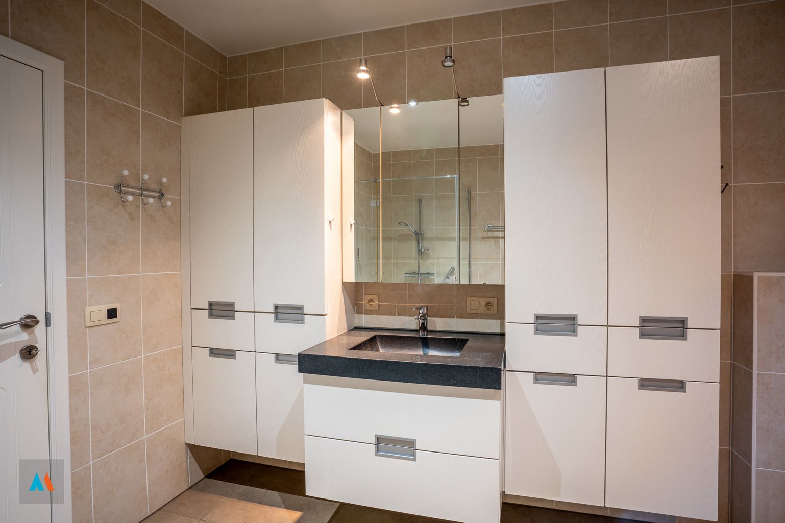 Gelijkvloerse woning met tuin foto 8