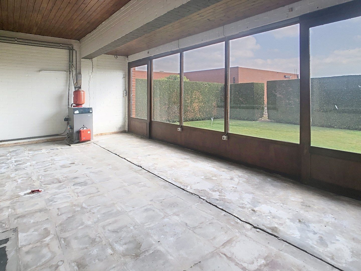 Prachtig gelegen, gelijkvloerse woning met 3 grote slaapkamers en garage op 1107m². foto 10