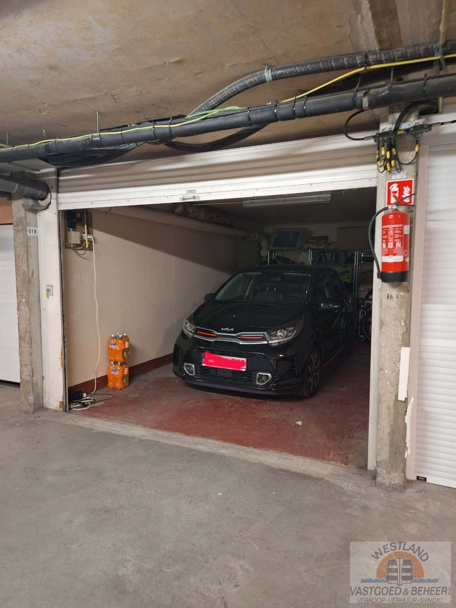 Gesloten garage foto 3