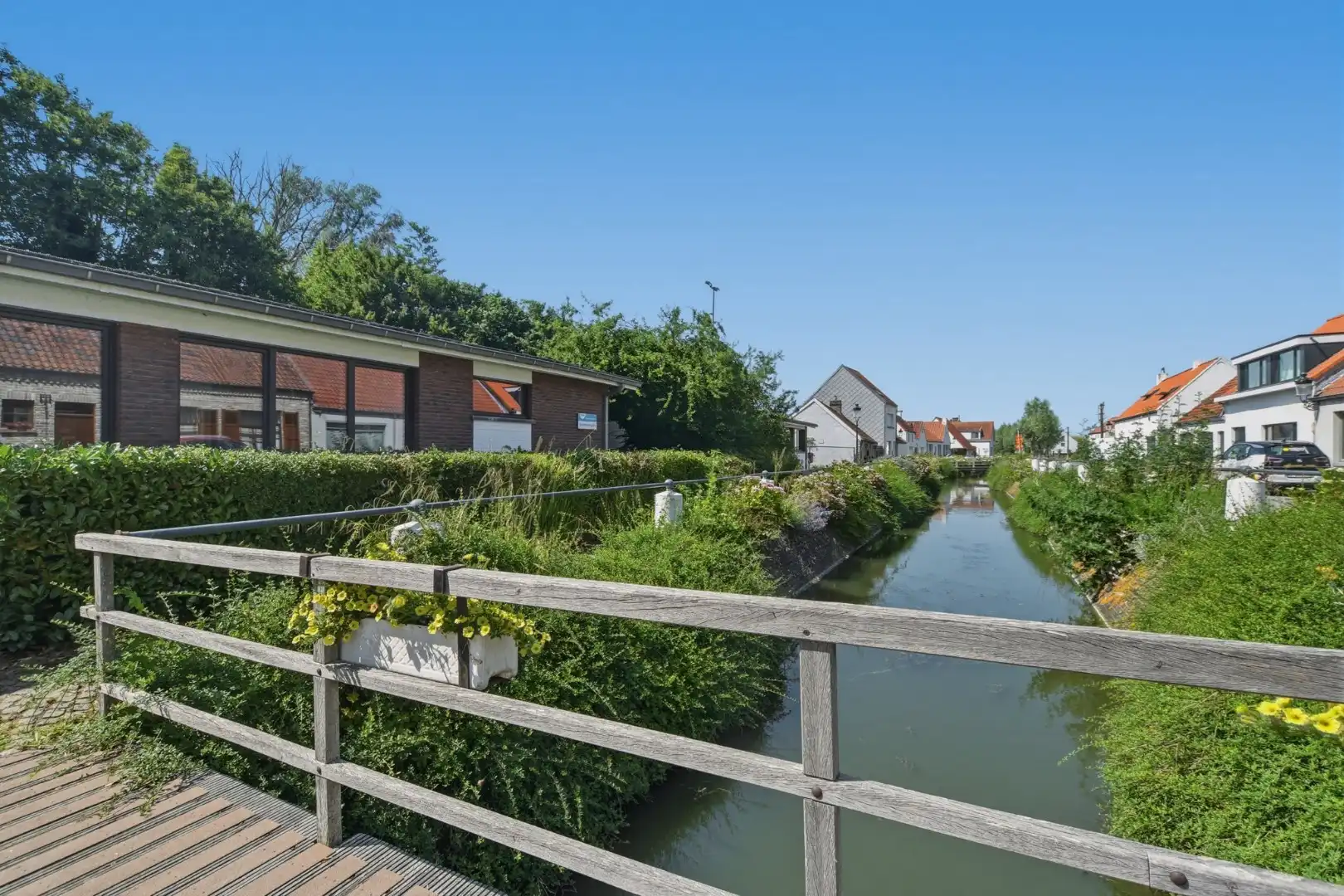 Voormalig dienstencentrum met ruime indeling en residentieel potentieel - Lissewege  foto 3