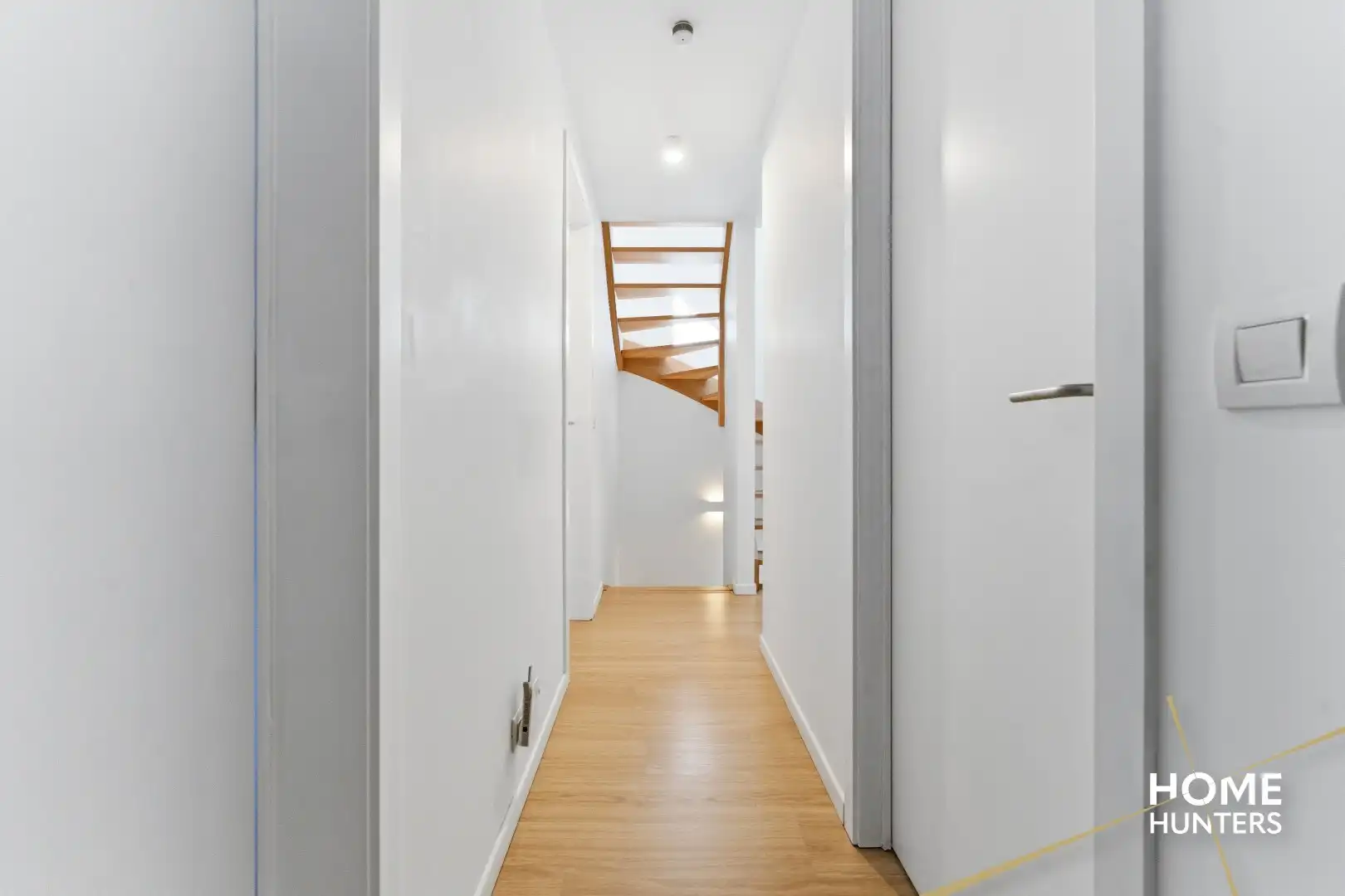 Exclusieve, energiezuinige Halfopen bebouwing (2017) met 4 slaapkamers, zonnige tuin en hoogwaardige afwerking te Ieper foto 11