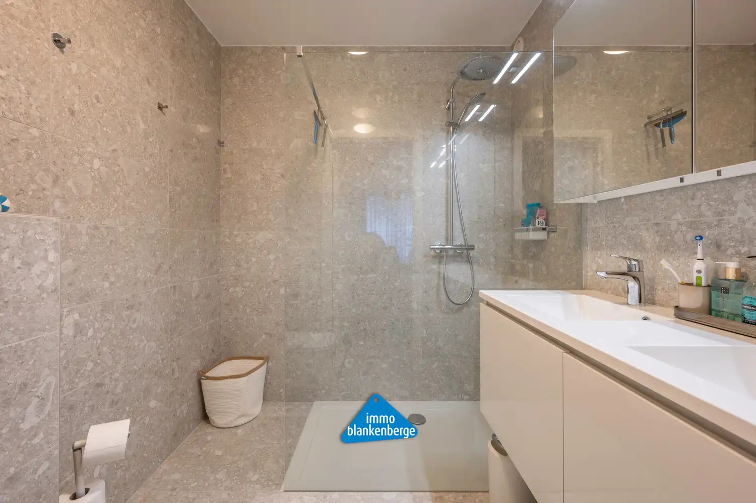 Instapklaar Gelijkvloers Appartement met 2 slaapkamers op een Topligging foto 7