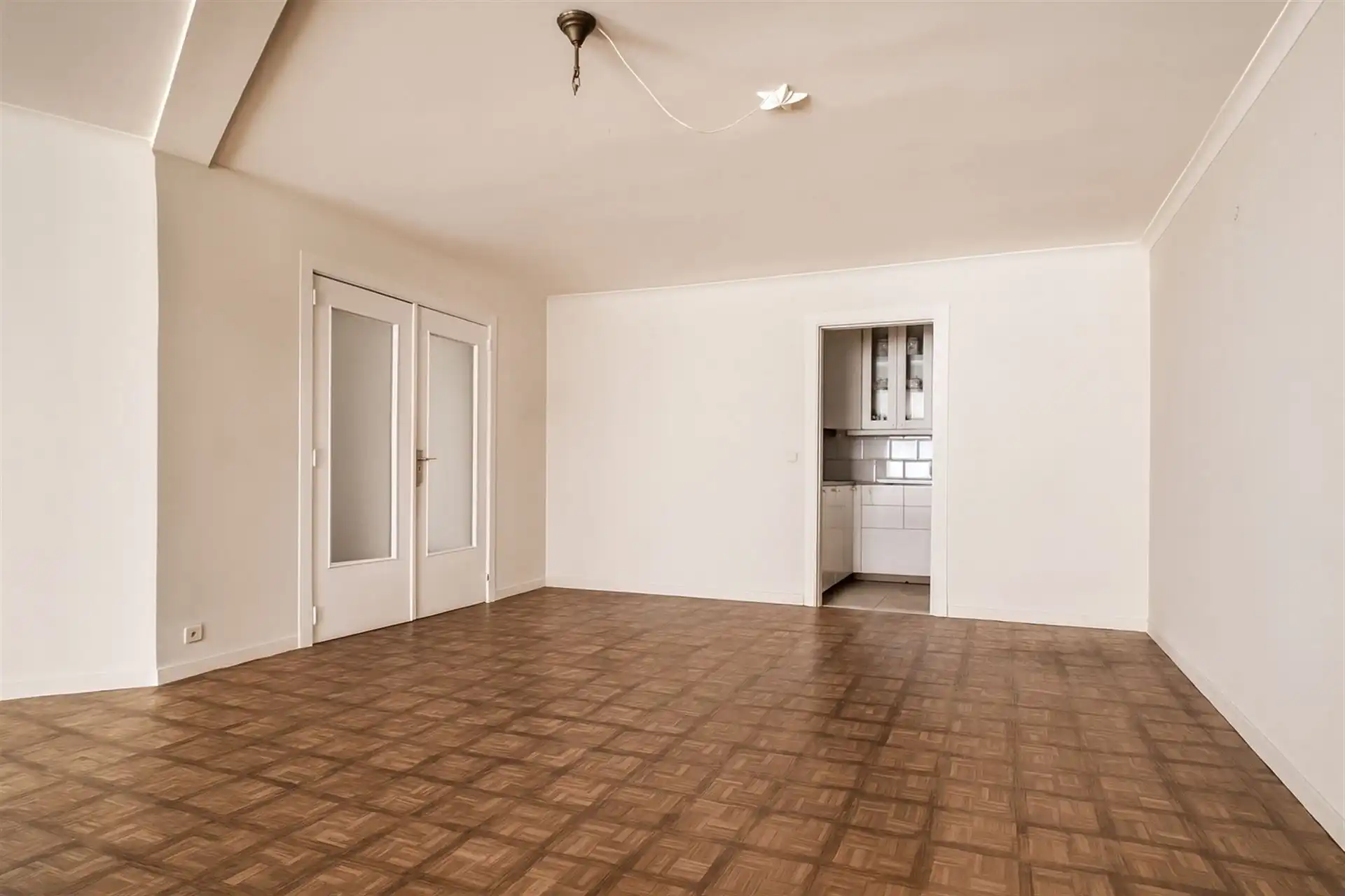 Ruim 2 slpk app. aan centraal station! foto 6