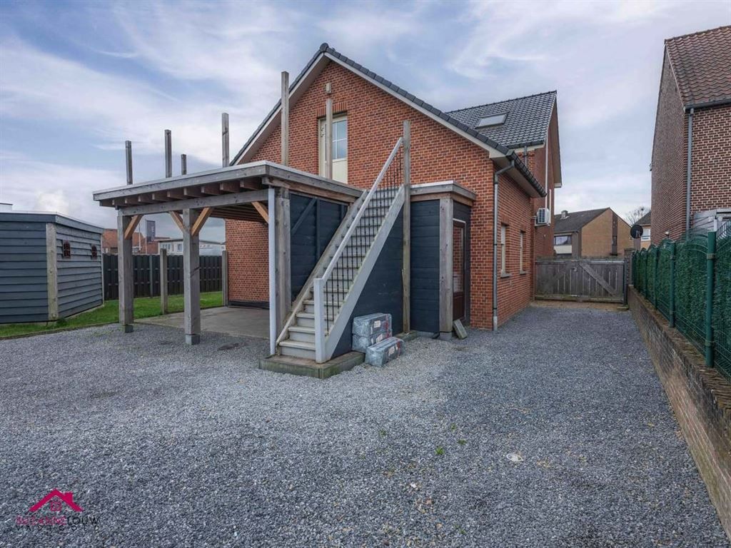 Gerenoveerde vrijstaande woning foto 5