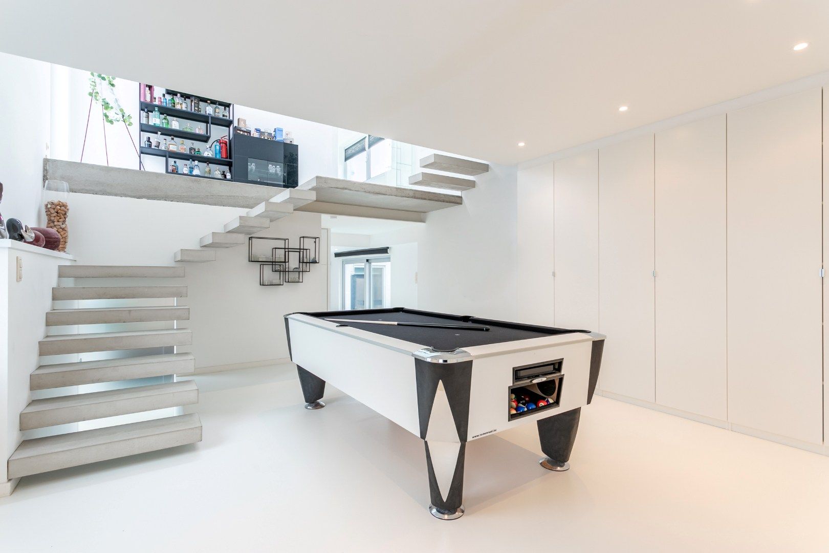 Ruime woning met 5 slpk en 3 badkamers foto 10