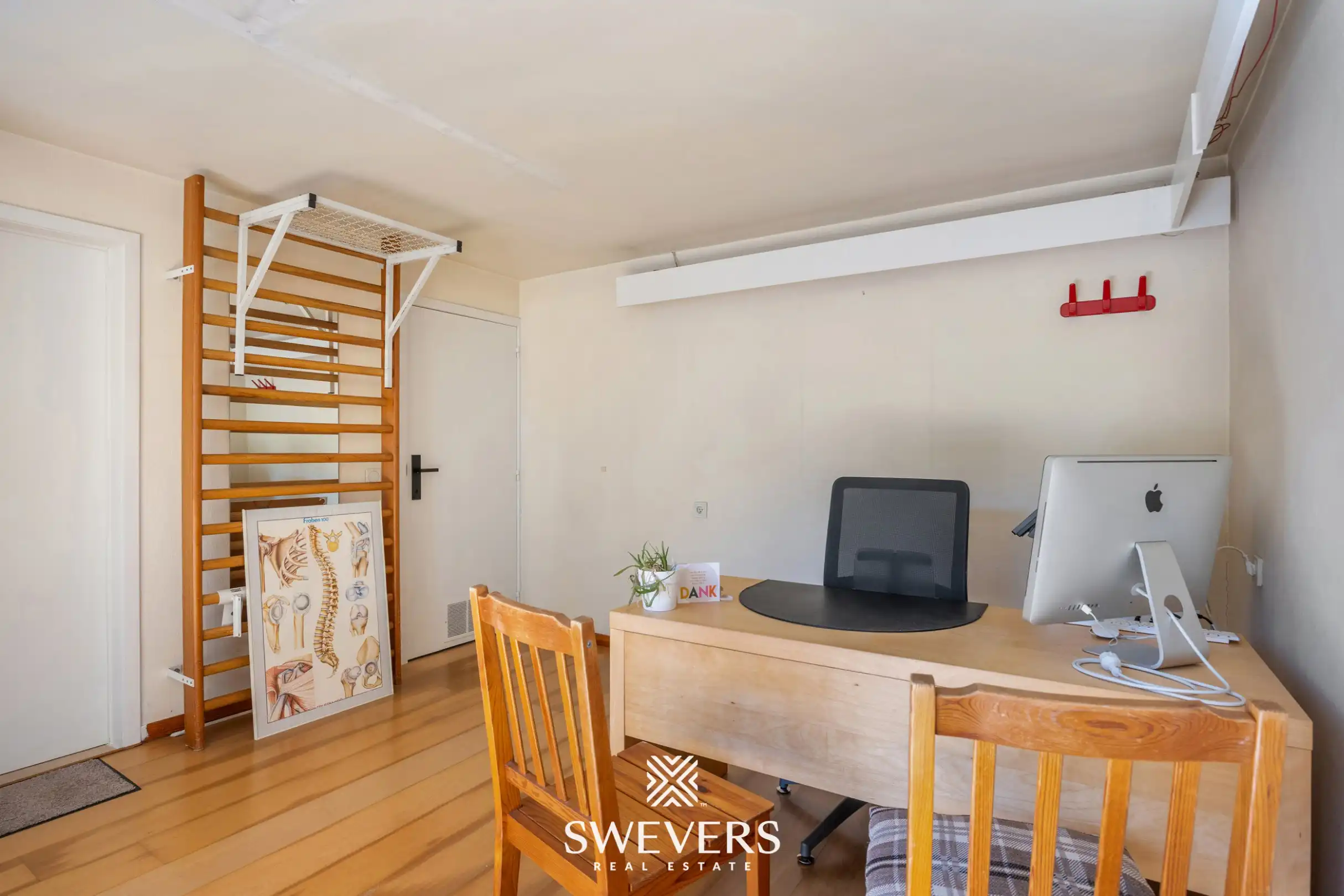 Instapklare open bebouwing met praktijkruimte, 5 slaapkamers en zuidgericht perceel foto 13