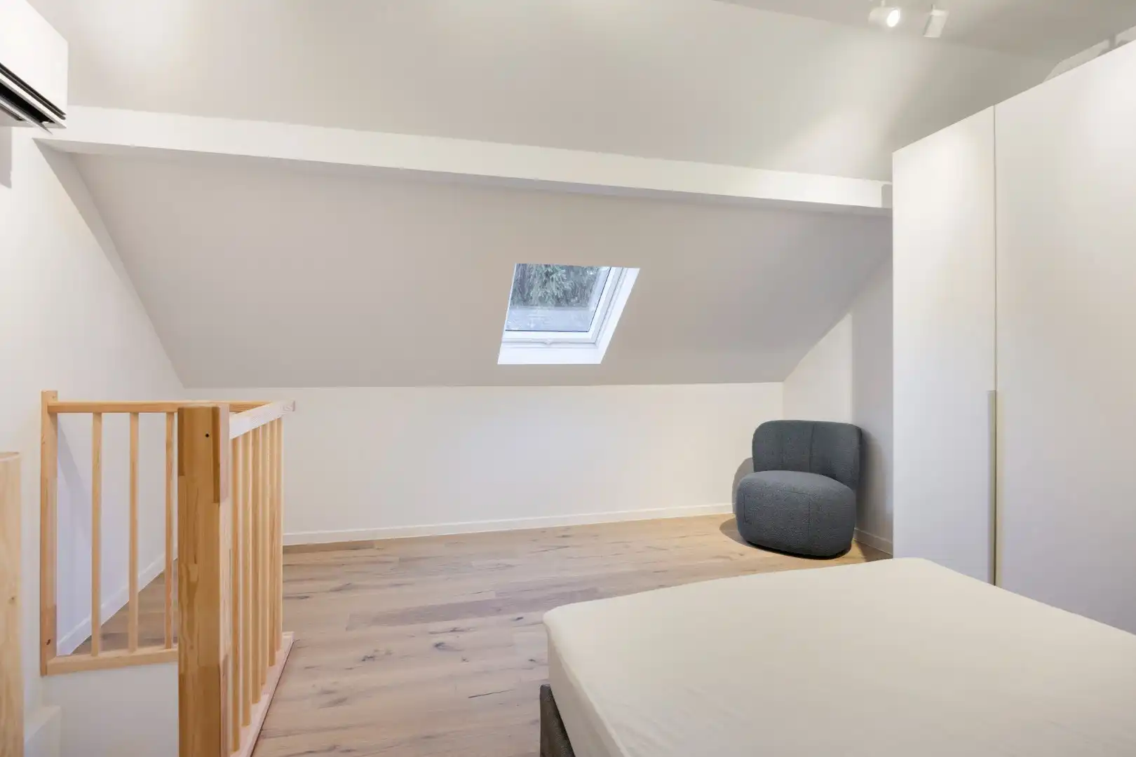 Totaal gerenoveerde en bemeubelde studio op gunstige ligging nabij Leuven  foto 30