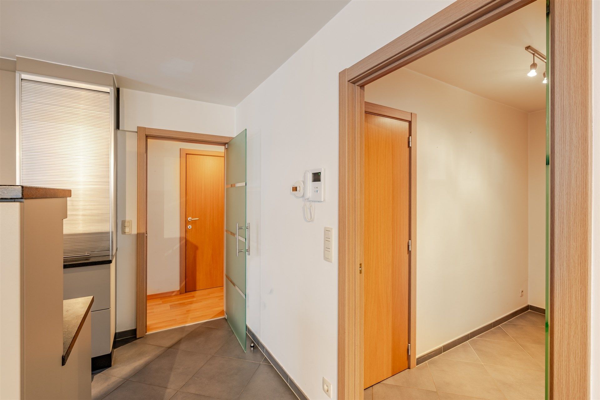 Ruim appartement met twee slaapkamers in het centrum van Aalst foto 7