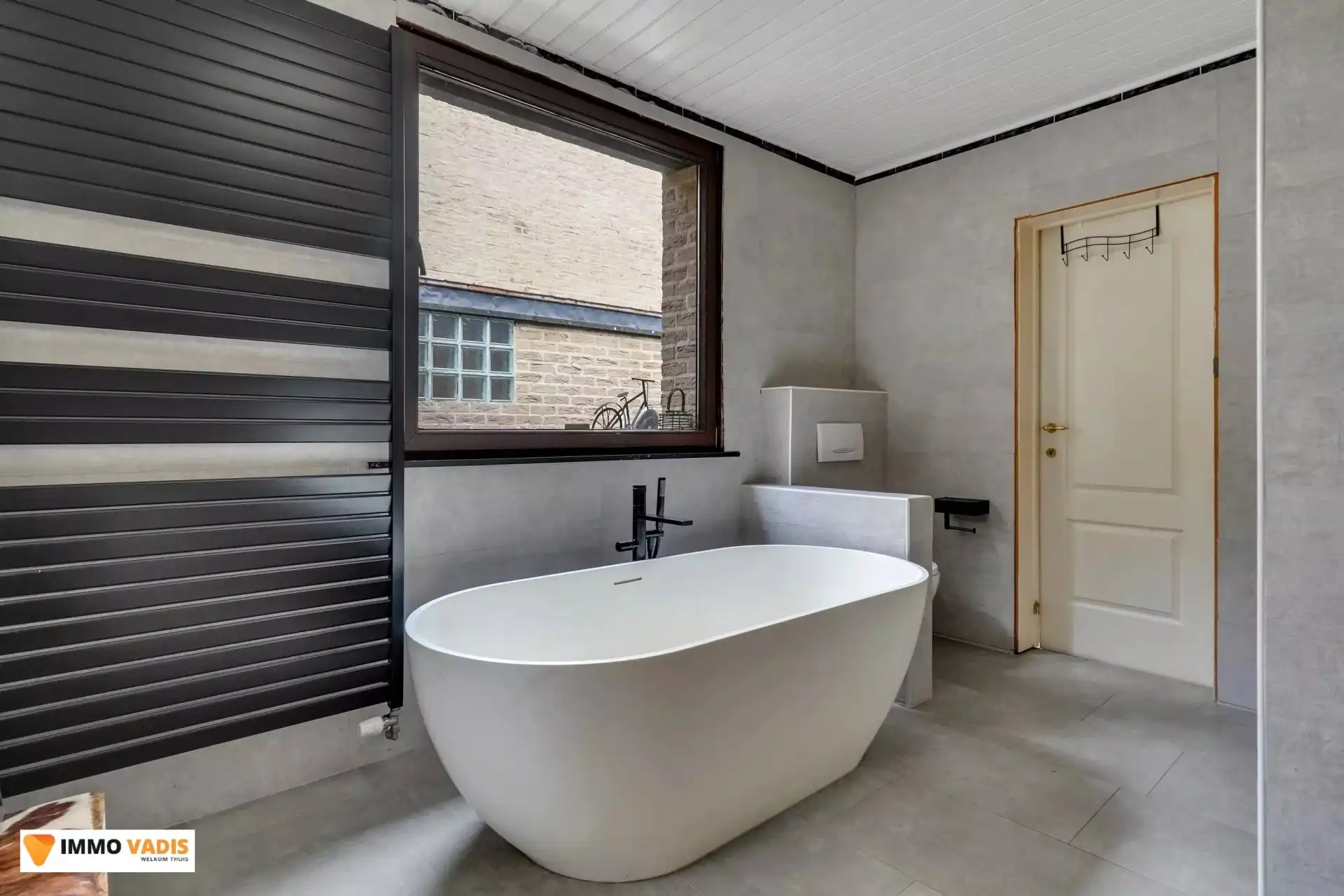 Goed gelegen, gerenoveerde en instapklare woning foto 8