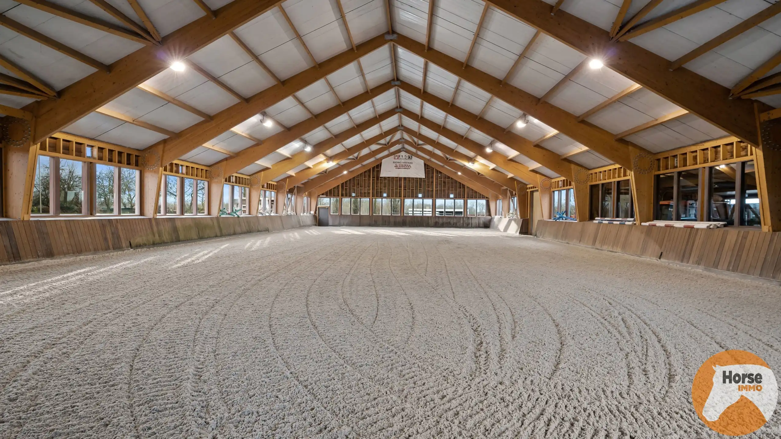 BORNEM – Professionele paardenaccommodatie met villa op 3HA foto 47