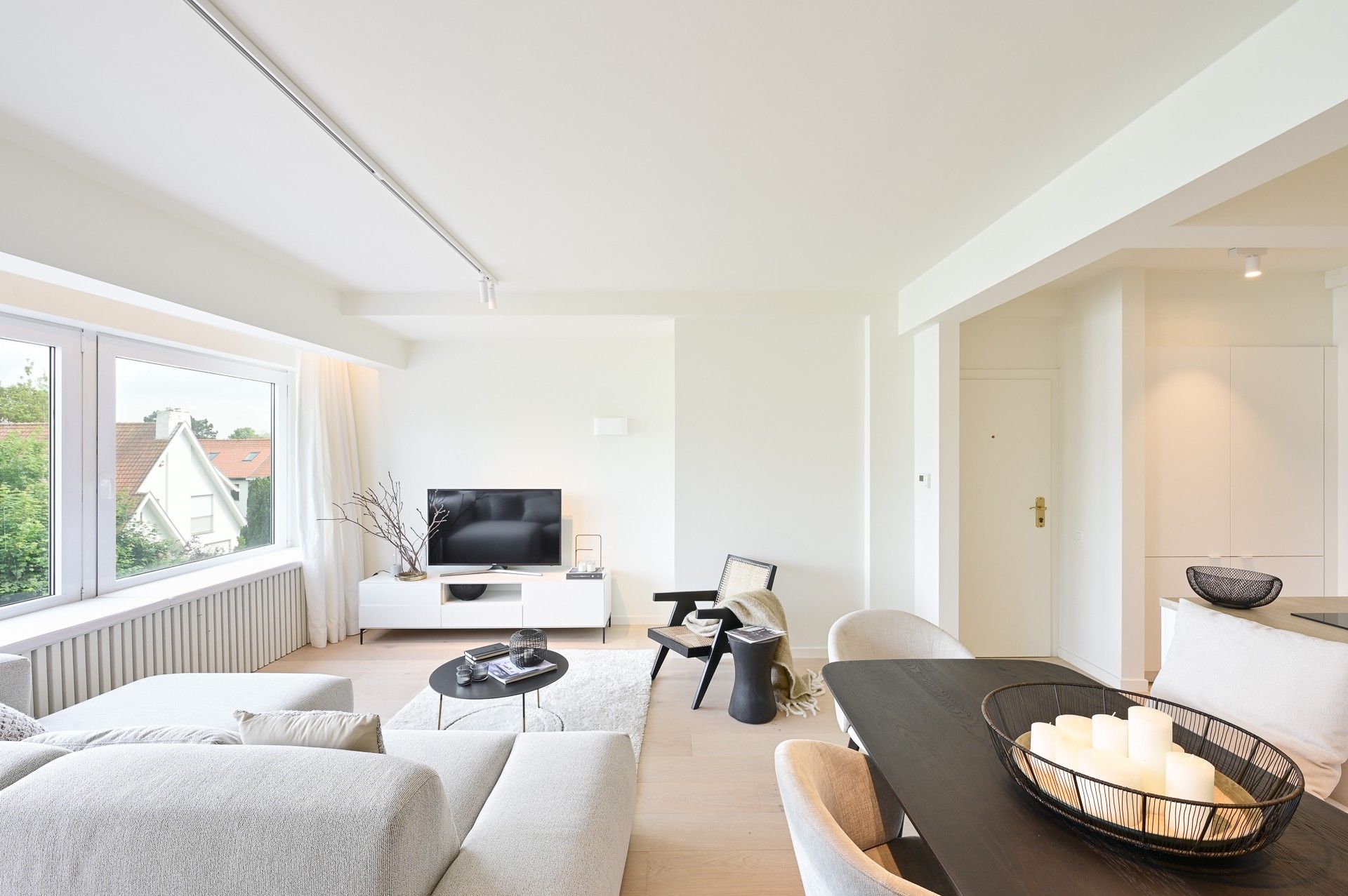 Prachtig gerenoveerd appartement inclusief garage in het centrum Knokke foto 1