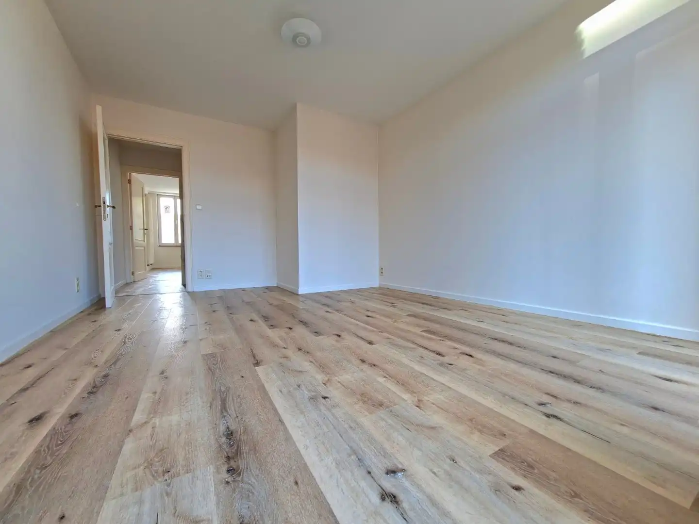 Ruim triplex appartement met 2 terrassen foto 11