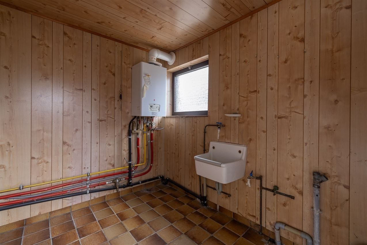 Ruim huis met praktijkruimte en 4 slaapkamers foto 35