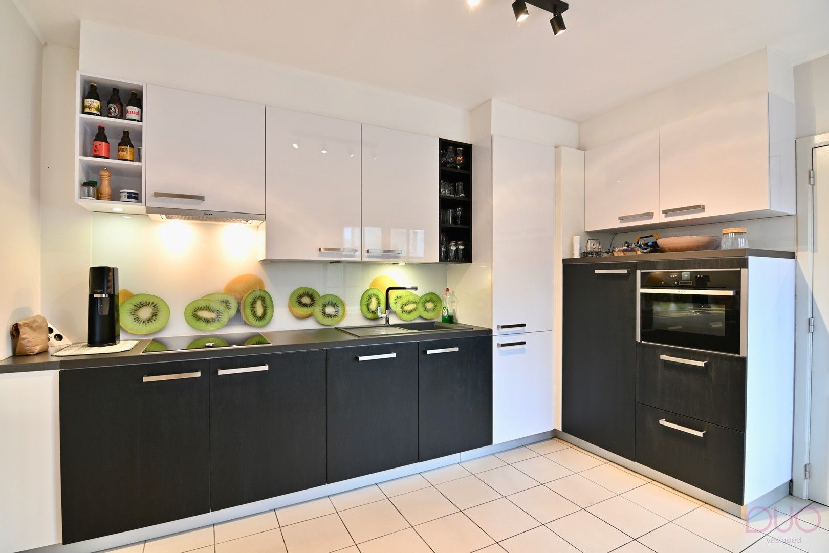 Te huur: mooie halfopen bebouwing in het centrum van Velm. foto 7