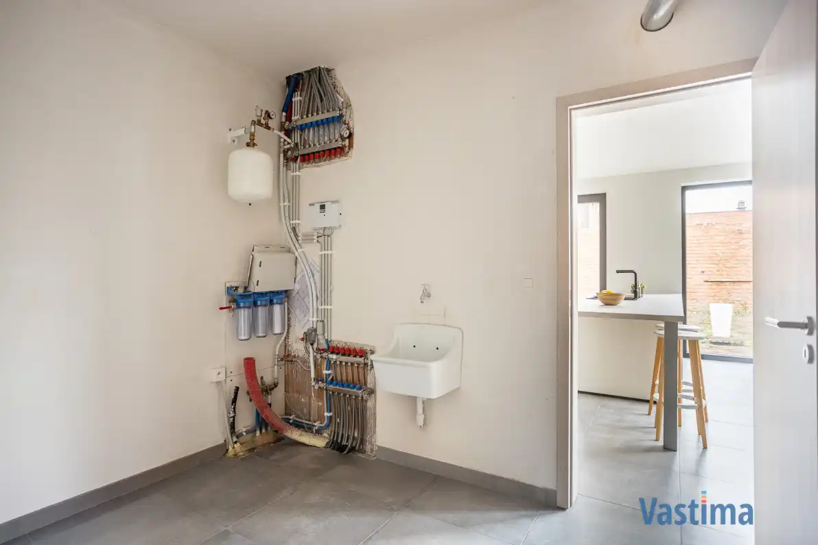 Nieuwbouw gesloten woning met 3 slaapkamers, garage en tuin foto 13