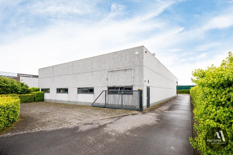 Bedrijfsgebouw op 2.238m² te Zomergem foto 1