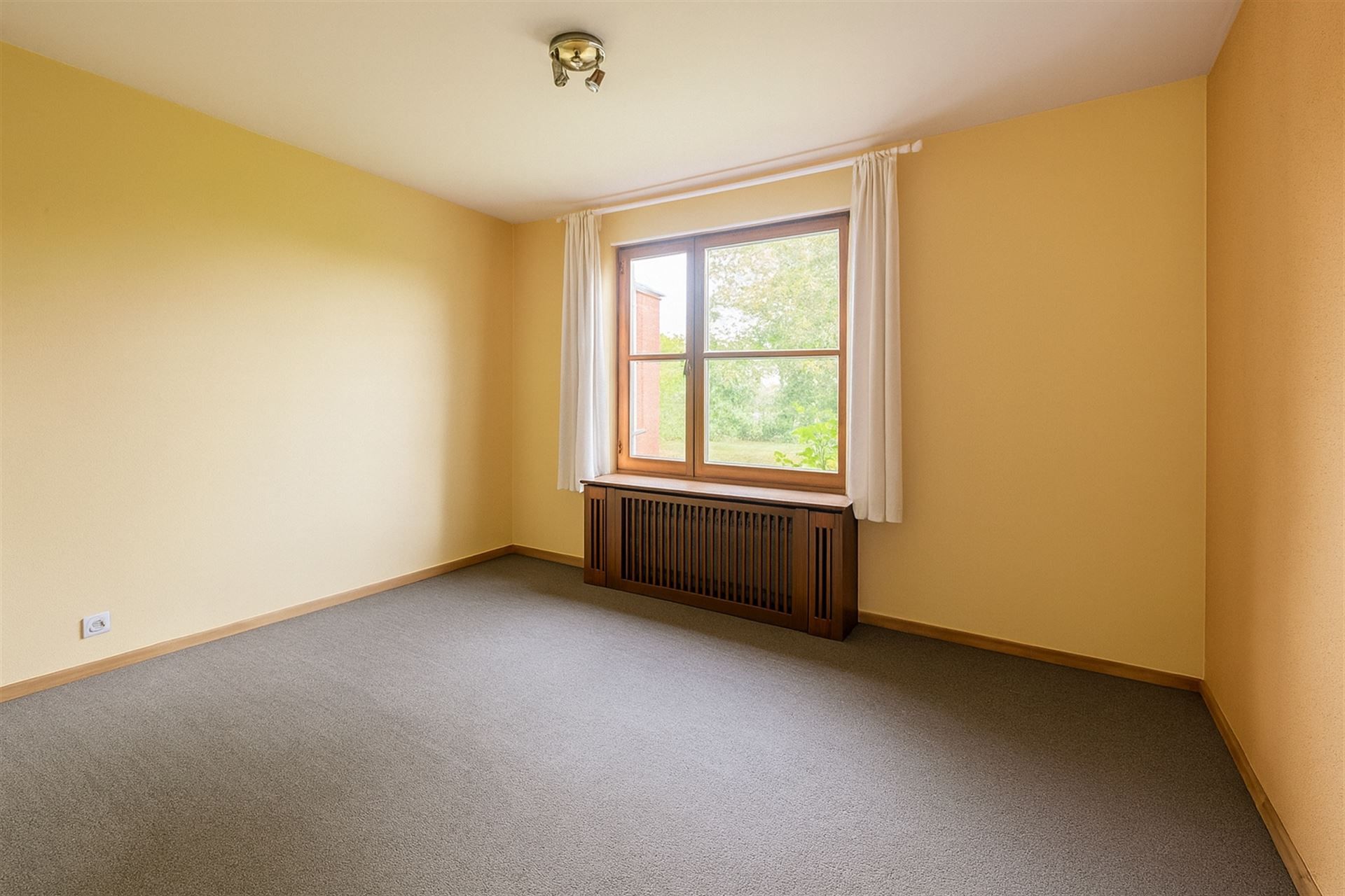 Ruime villa met extra woonhuis/praktijk op 4853m²! foto 6