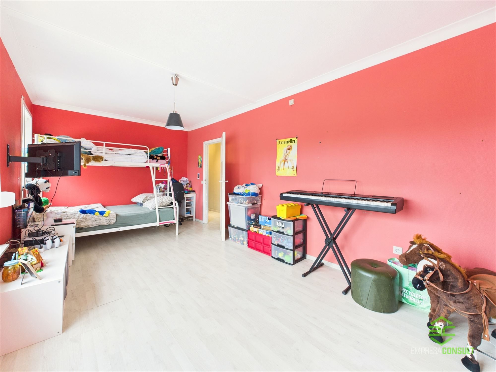 Ruime gezinswoning met 3/4 slpk en praktijkruimte! foto 13