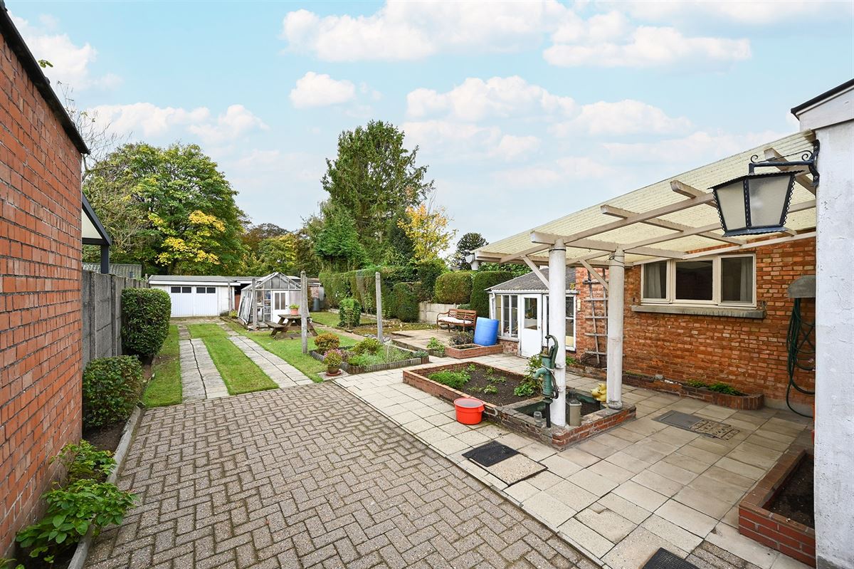 Te renoveren halfopen woning met potentieel foto 2