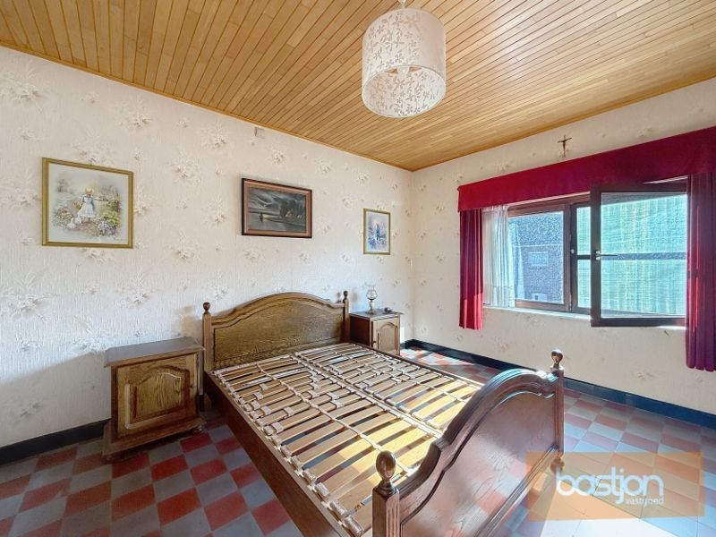 🏡 Te renoveren woning te koop in rustige buurt van Marke! foto 11
