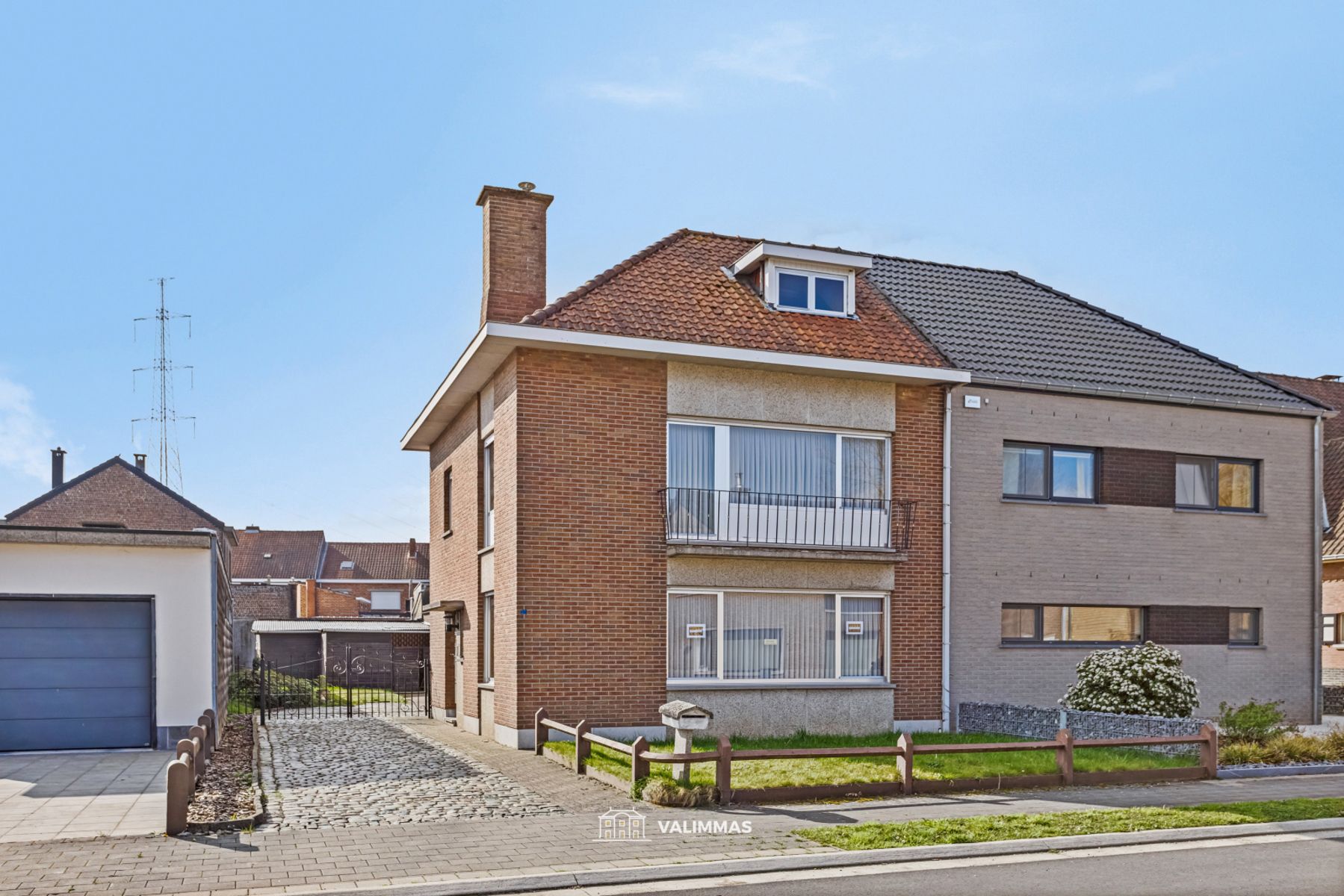 Hoofdfoto van de publicatie: Mooie driegevelwoning mt groot zonneterras, tuintje & garage