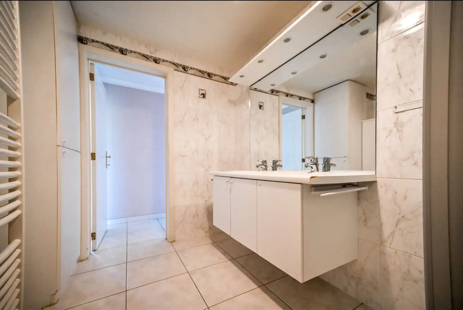 Ruim energiezuinig appartement met 3 slaapkamers te Waarschoot foto 5