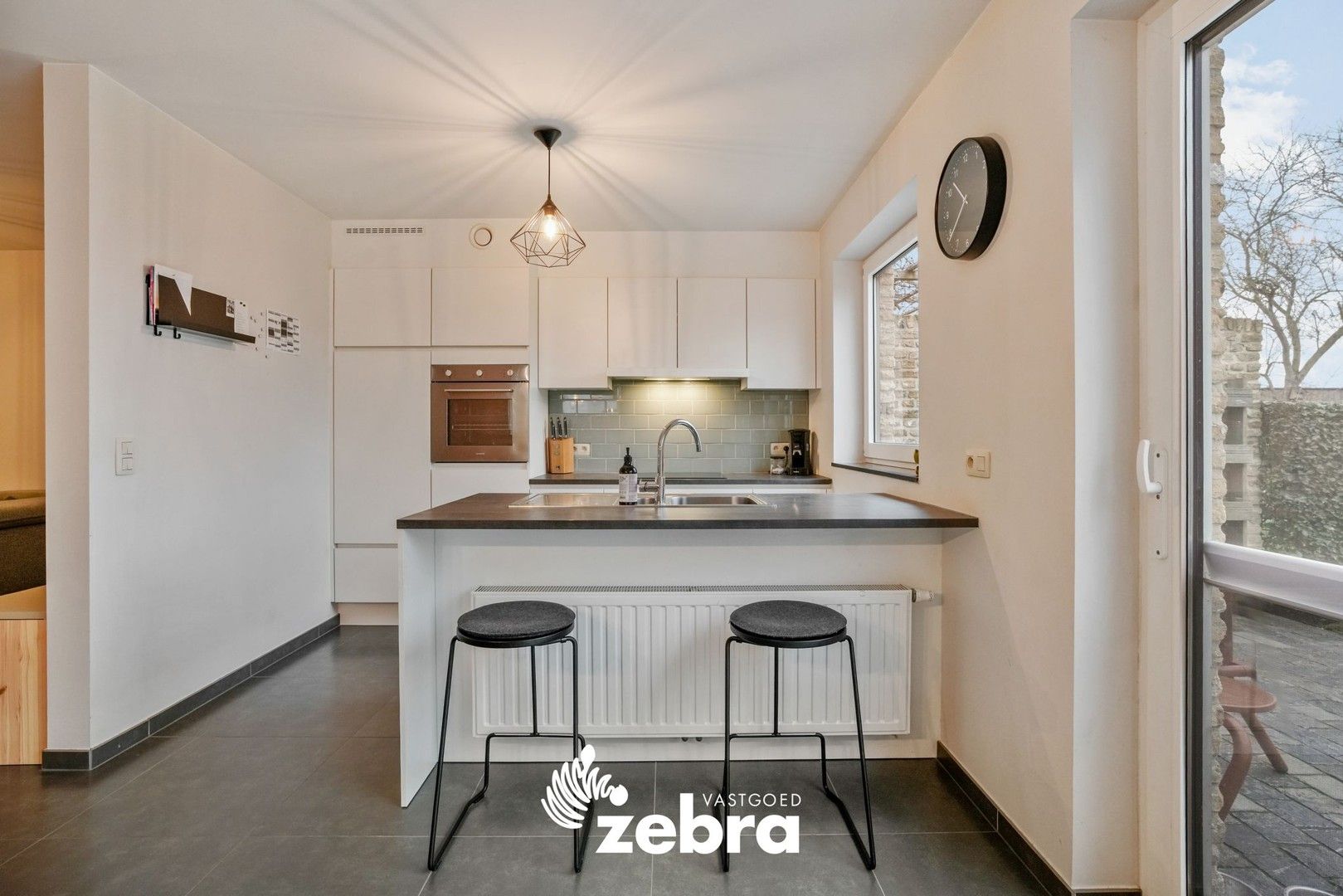 Ruime en recente woning met vier slaapkamers te Gijverinckhove! foto 9