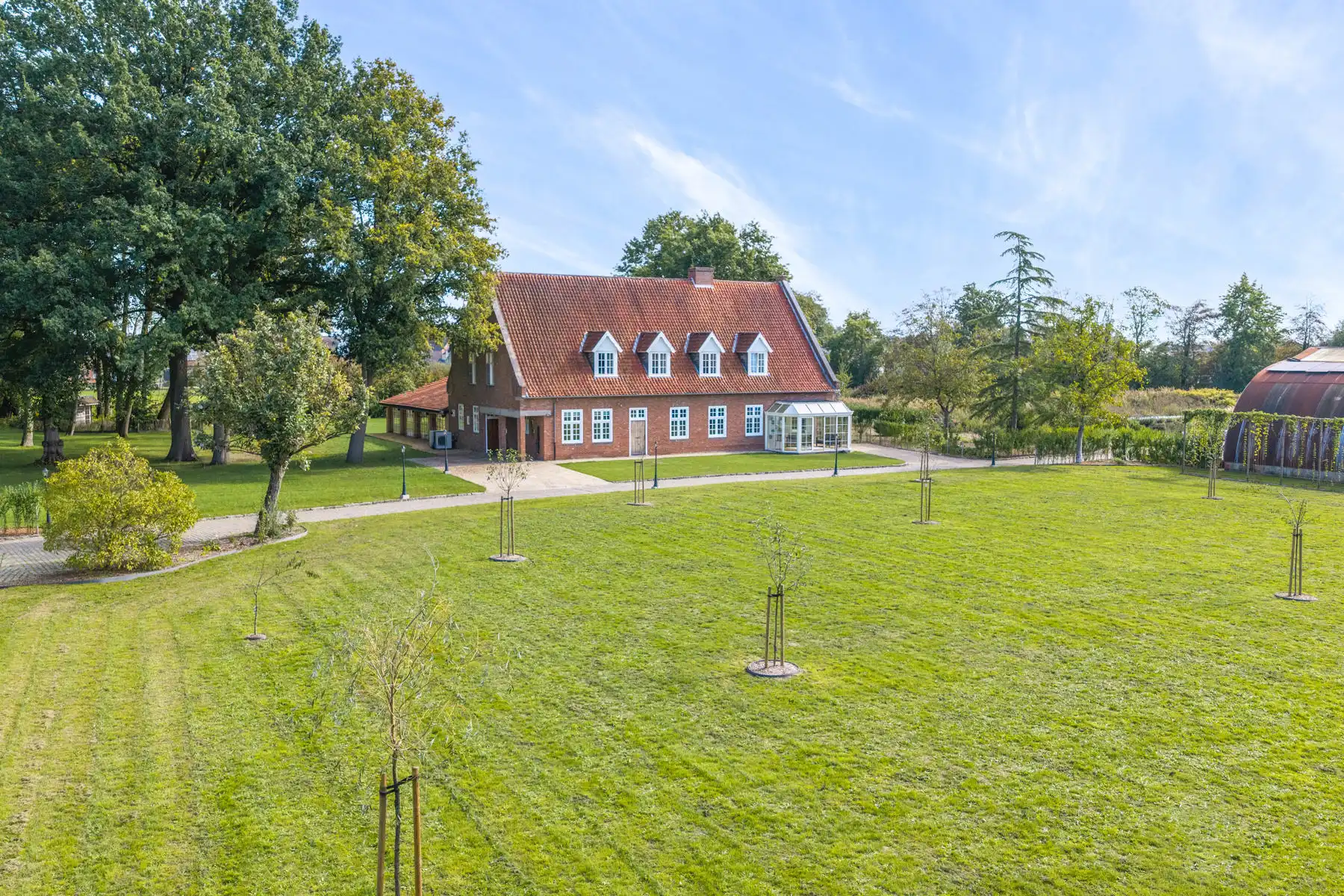 Karaktervol landhuis op een groen domein van ca. 3 ha foto 6