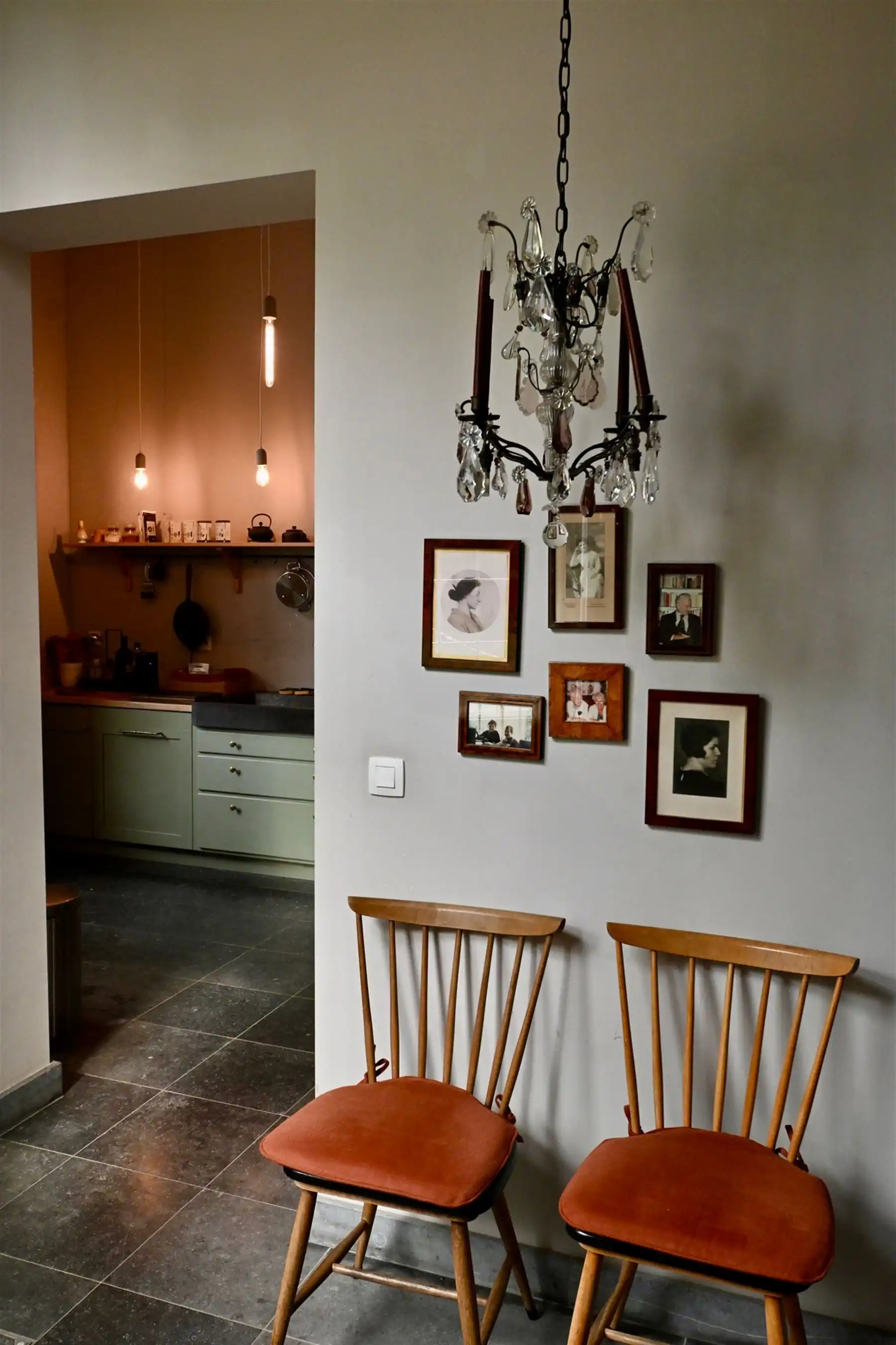 Karaktervol gerenoveerd burgerhuis met atelier foto 17