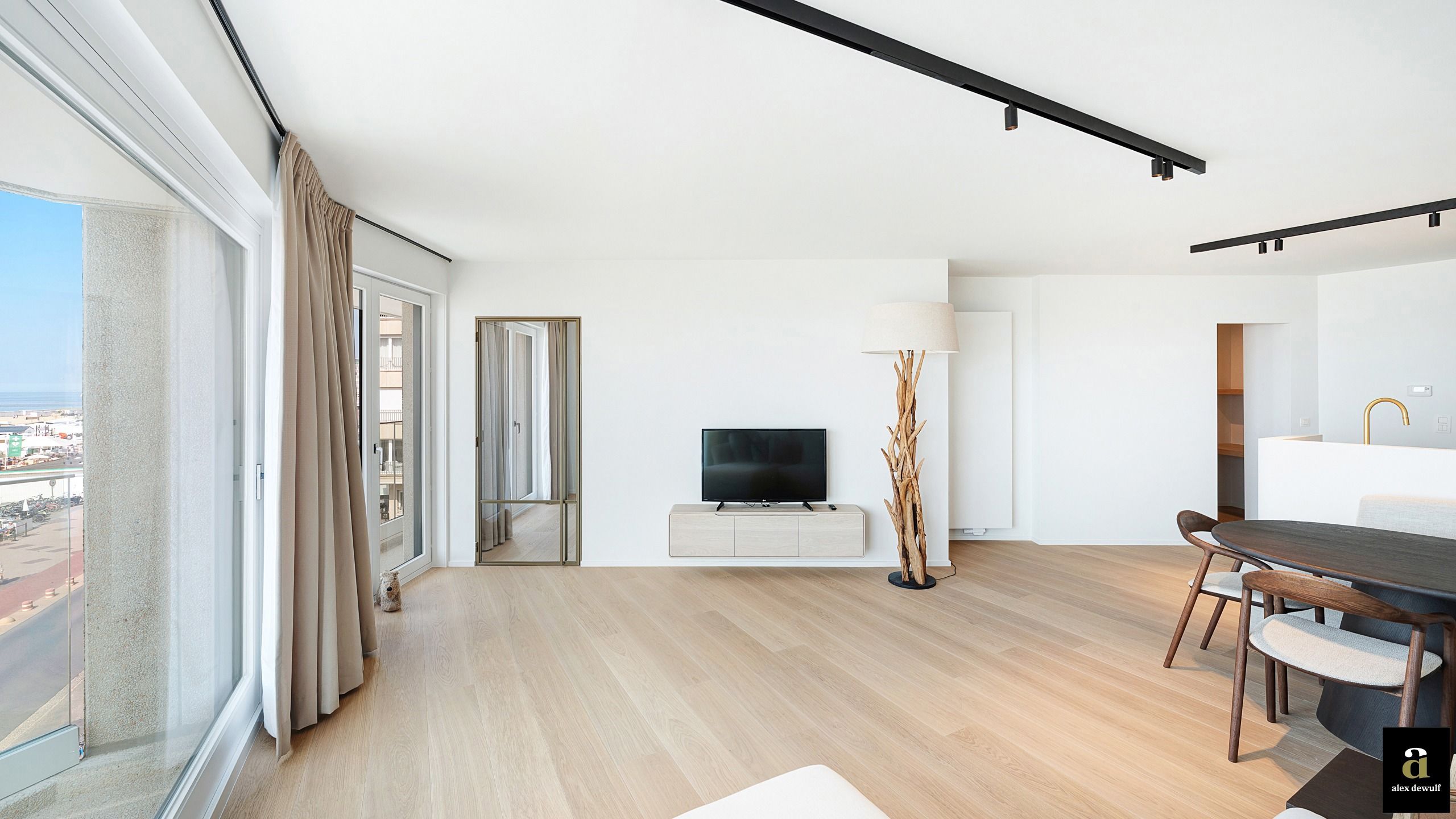Instapklaar appartement op de Zeedijk in een mooi hoekgebouw foto 11