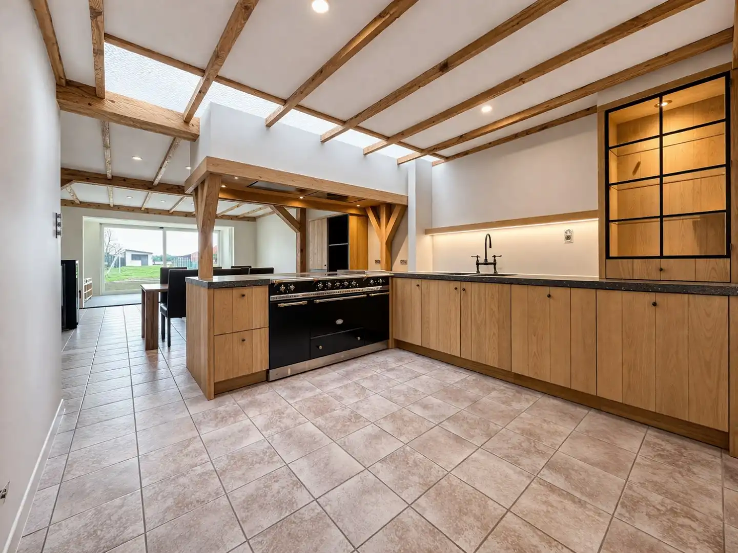 Gerenoveerde woning met o.a. 3 kamers, tuin & garage foto 5