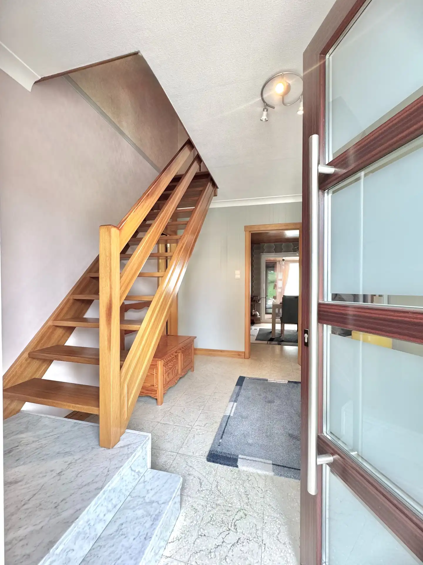 HALFOPEN WONING | 4 KAMERS | TUIN | GARAGE | 720 M² foto 6