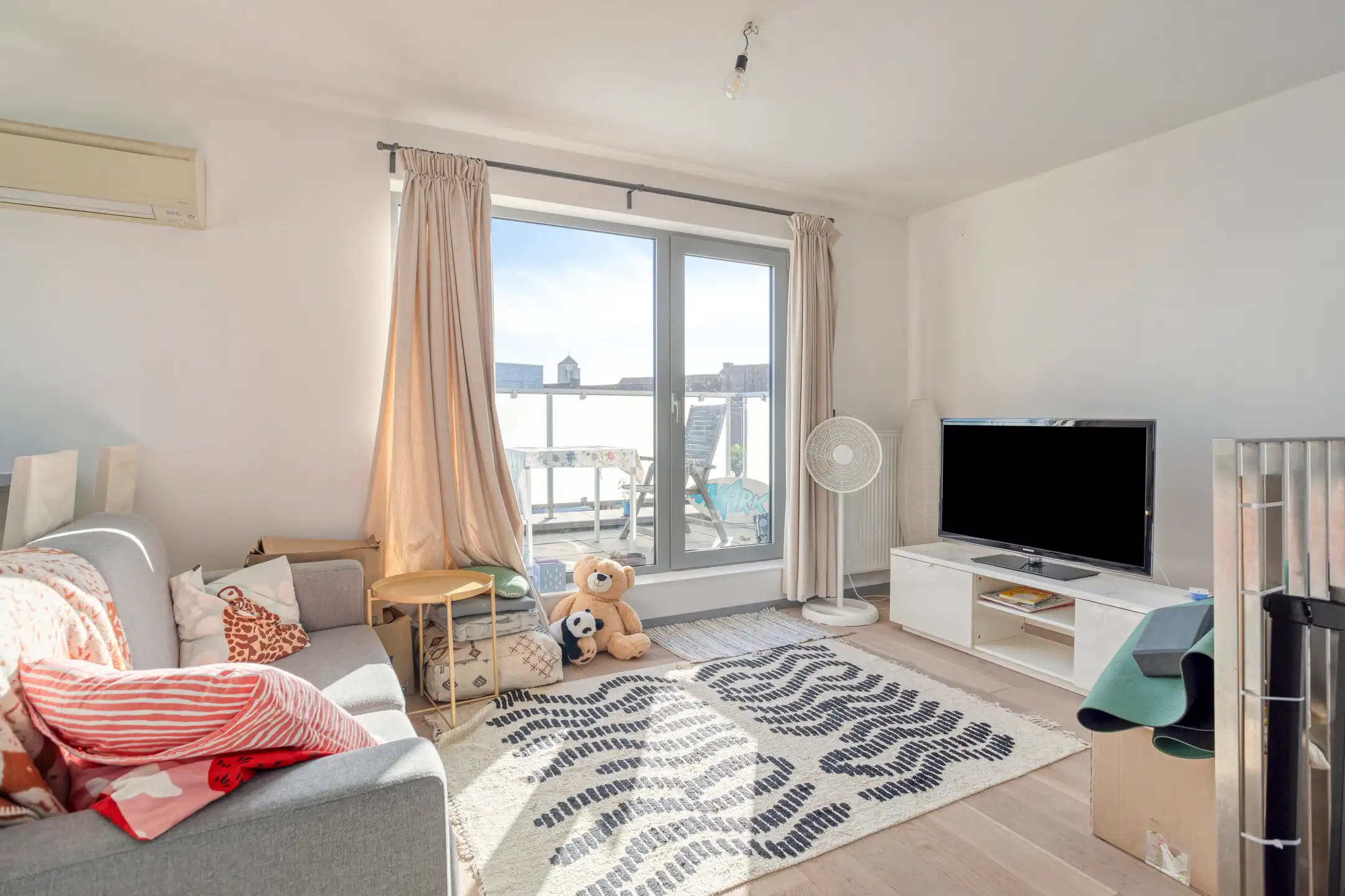 Recent 2 slaapkamer appartement met 3 terrassen in Wezemaal foto 4